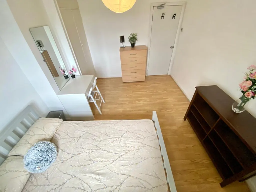 Double room in Kilburn / Cricklewood